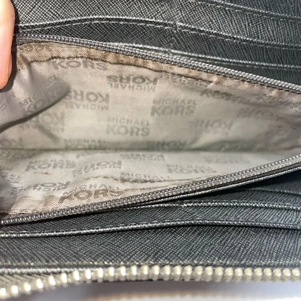 Vintage Michael Kors Zippy Wallet